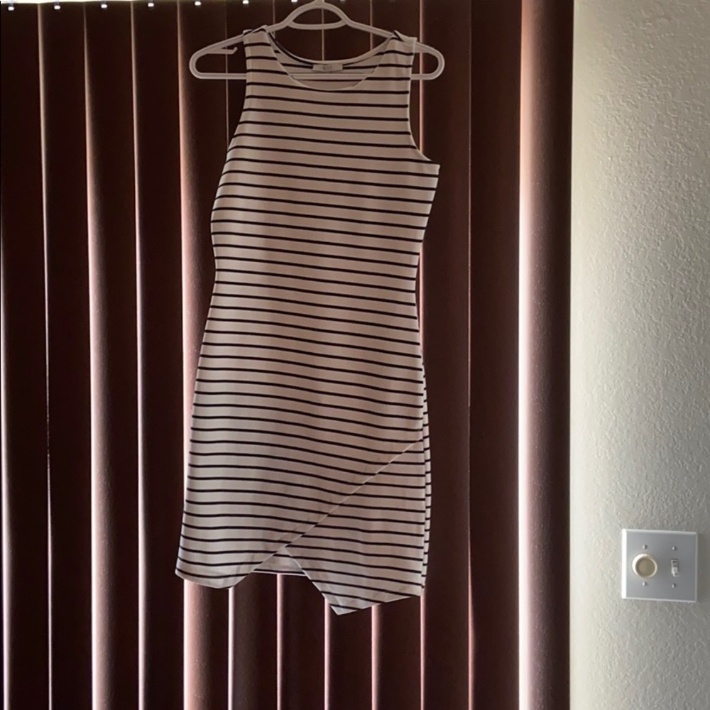 Iris medium black/white stripe dress
